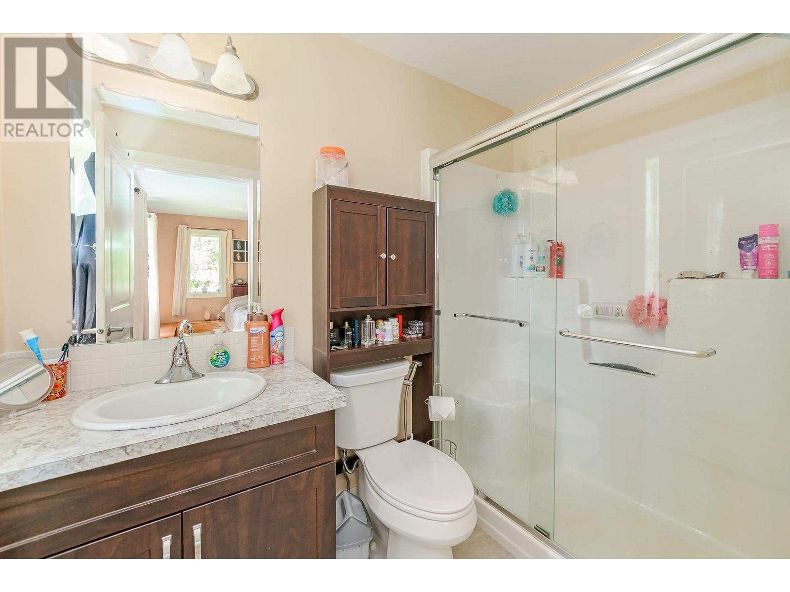 51 Monks Road, Grindrod, BC - Indoor Photo Showing Bathroom