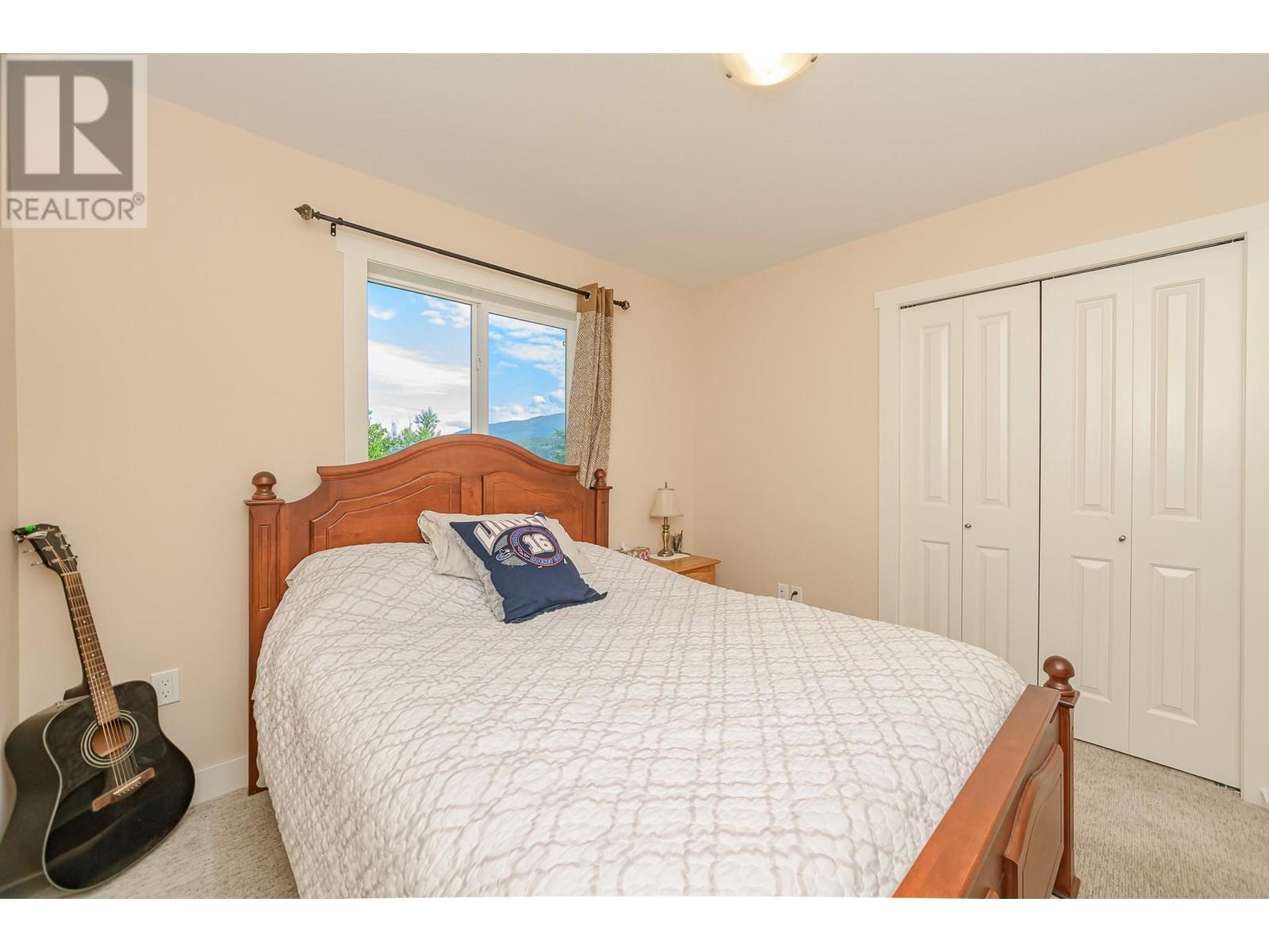 51 Monks Road, Grindrod, BC - Indoor Photo Showing Bedroom