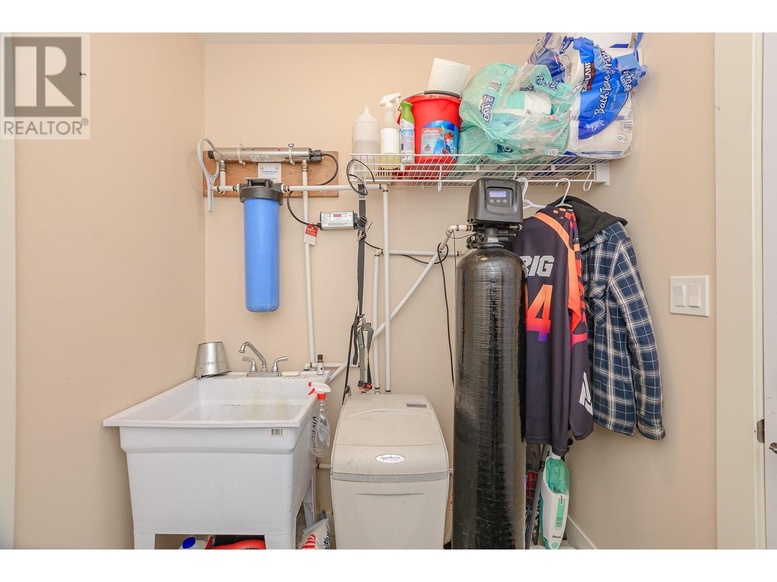51 Monks Road, Grindrod, BC - Indoor Photo Showing Laundry Room