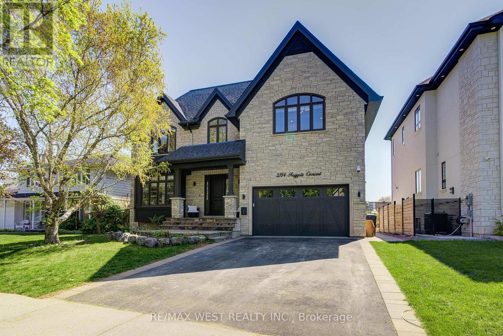 2194 Haygate Crescent, Mississauga, ON - Outdoor With Facade