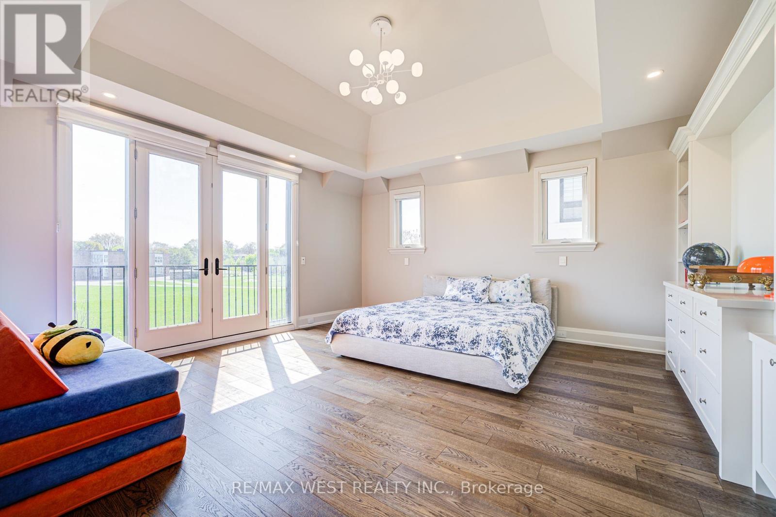 2194 Haygate Crescent, Mississauga, ON - Indoor Photo Showing Bedroom