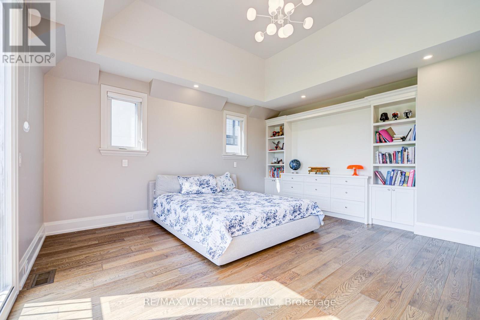 2194 Haygate Crescent, Mississauga, ON - Indoor Photo Showing Bedroom