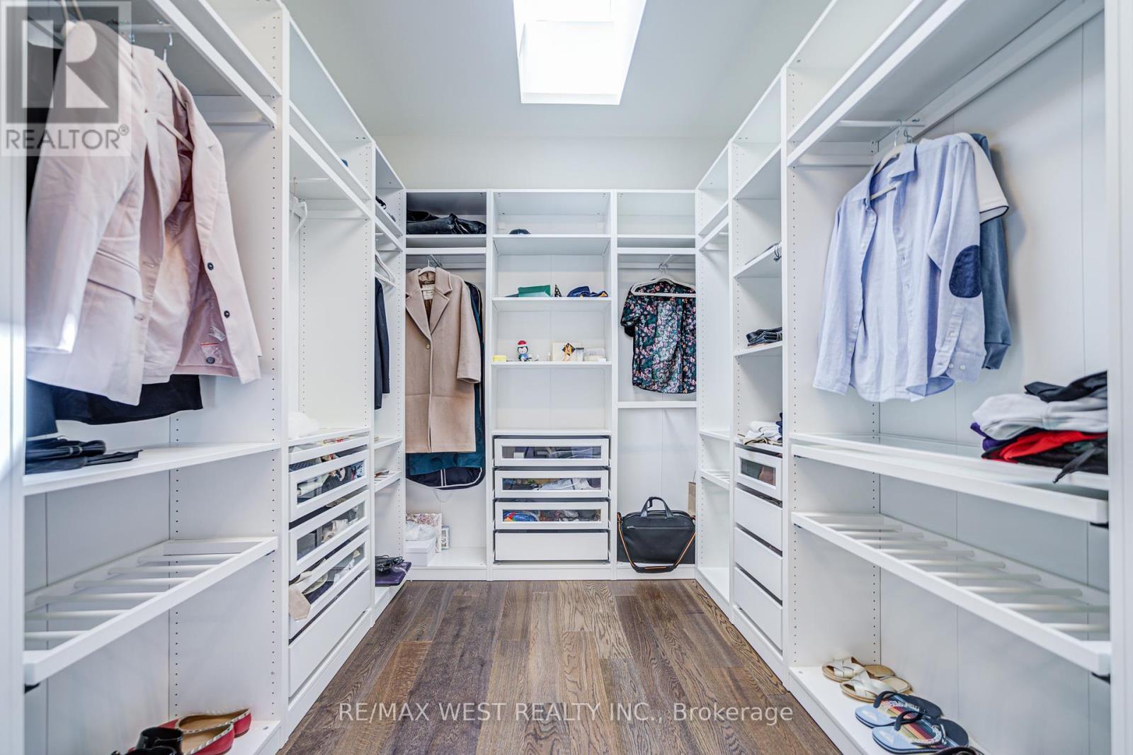 2194 Haygate Crescent, Mississauga, ON - Indoor With Storage