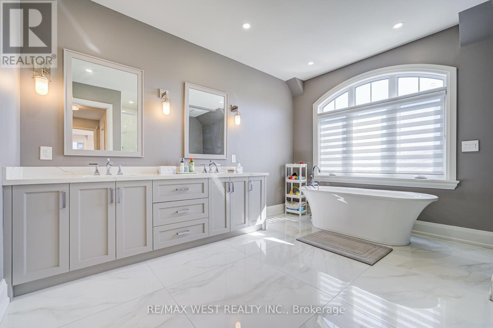 2194 Haygate Crescent, Mississauga, ON - Indoor Photo Showing Bathroom
