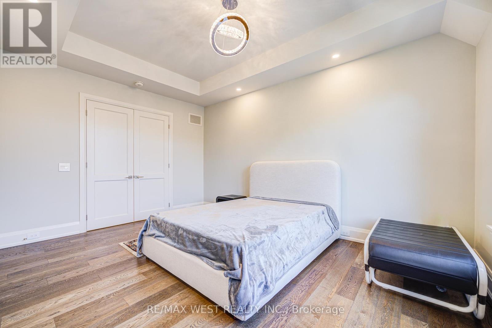 2194 Haygate Crescent, Mississauga, ON - Indoor Photo Showing Bedroom