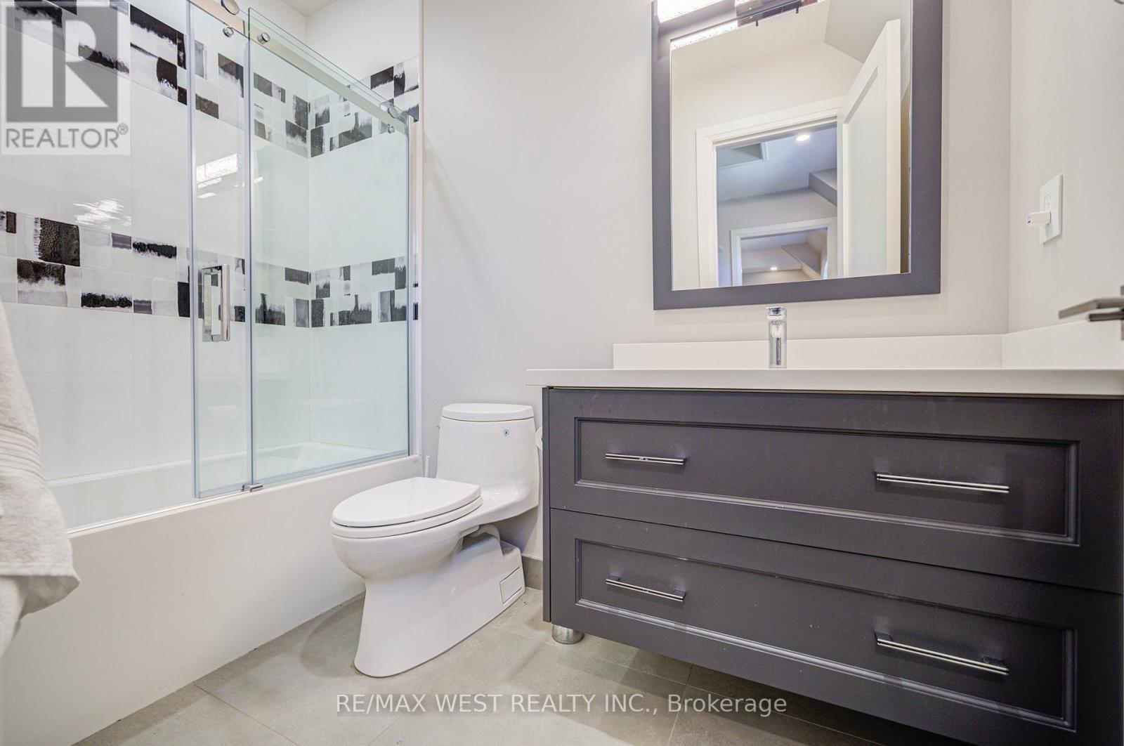 2194 Haygate Crescent, Mississauga, ON - Indoor Photo Showing Bathroom