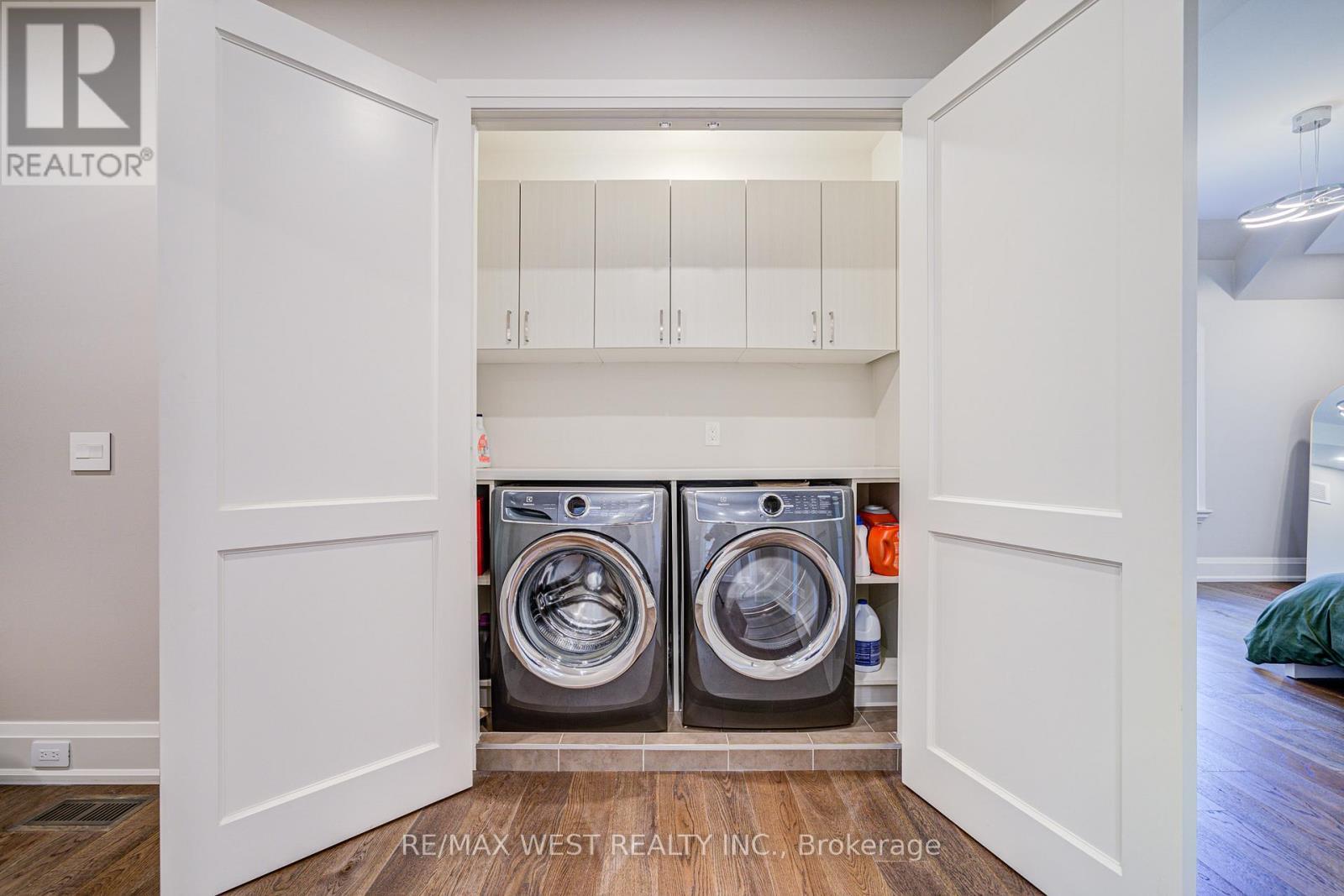 2194 Haygate Crescent, Mississauga, ON - Indoor Photo Showing Laundry Room