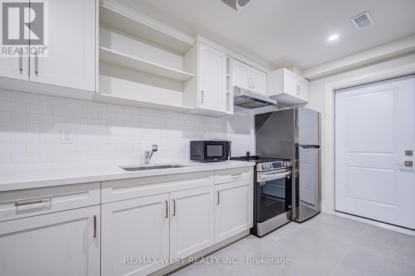 2194 Haygate Crescent, Mississauga, ON - Indoor Photo Showing Kitchen
