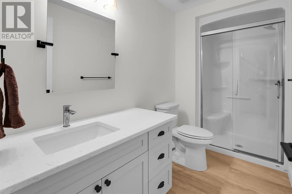 102 Leneve Street, Lambton Shores, ON - Indoor Photo Showing Bathroom