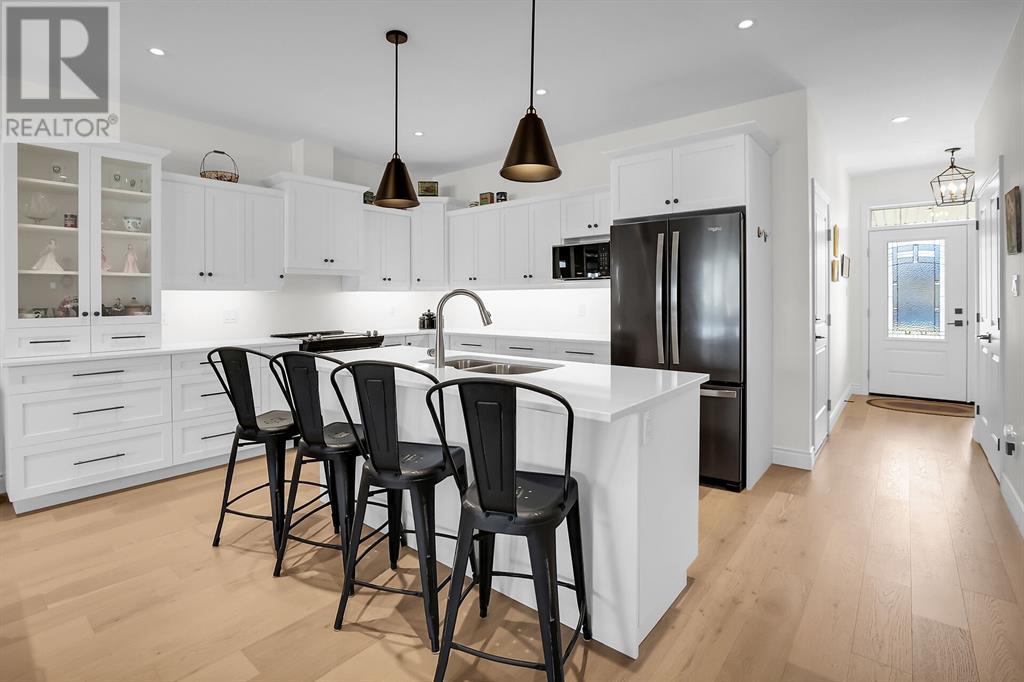 102 Leneve Street, Lambton Shores, ON - Indoor Photo Showing Kitchen With Double Sink With Upgraded Kitchen
