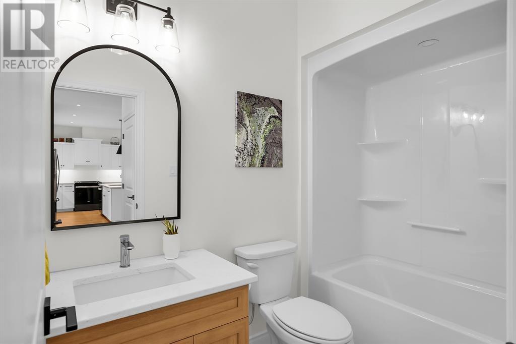 102 Leneve Street, Lambton Shores, ON - Indoor Photo Showing Bathroom