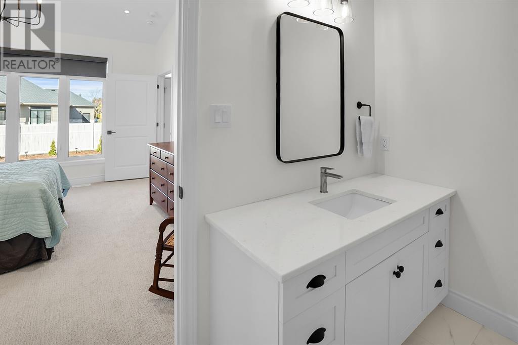 102 Leneve Street, Lambton Shores, ON - Indoor