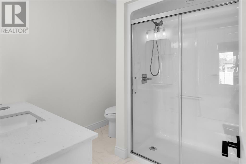 102 Leneve Street, Lambton Shores, ON - Indoor Photo Showing Bathroom