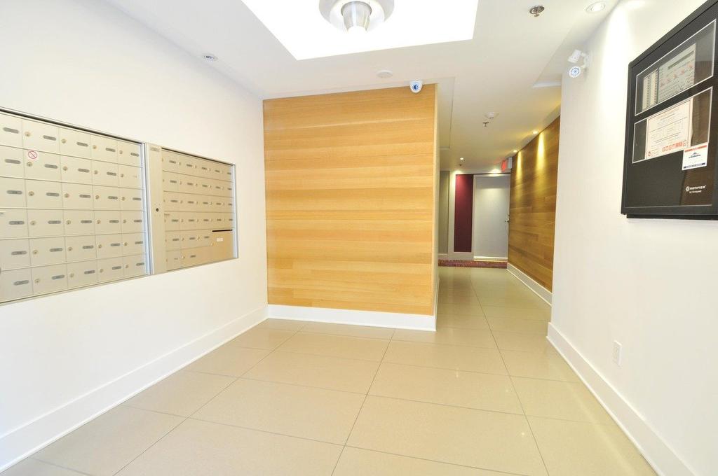 Hall - Ph406-2285 Av. Ekers, Mont-Royal, QC - Indoor Photo Showing Other Room