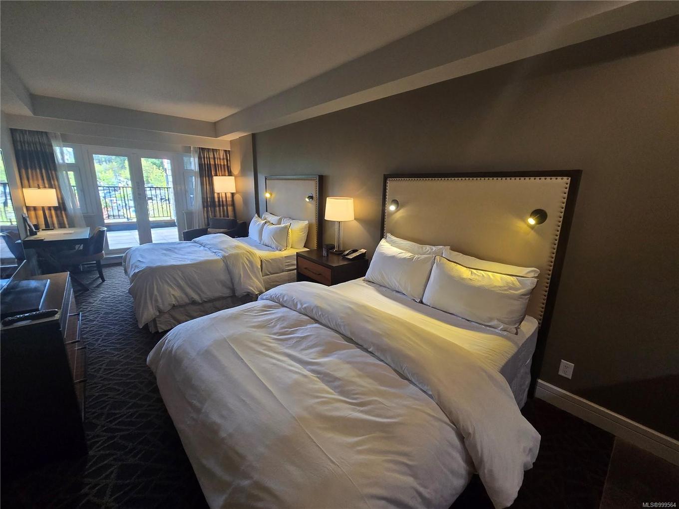 236/238 C-1999 Country Club Way, Langford, BC - Indoor Photo Showing Bedroom