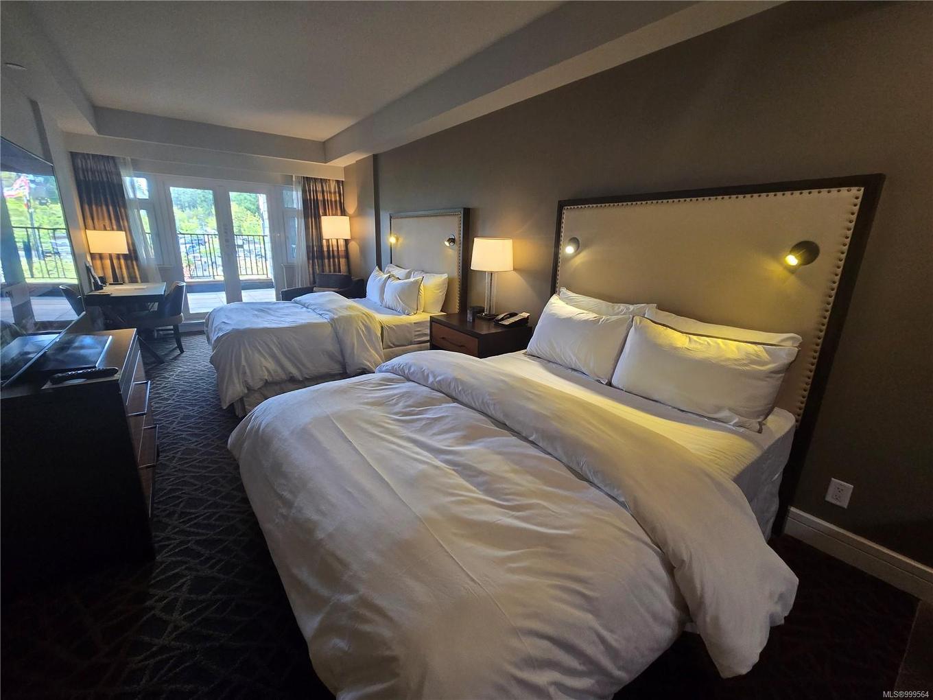 236/238 C-1999 Country Club Way, Langford, BC - Indoor Photo Showing Bedroom