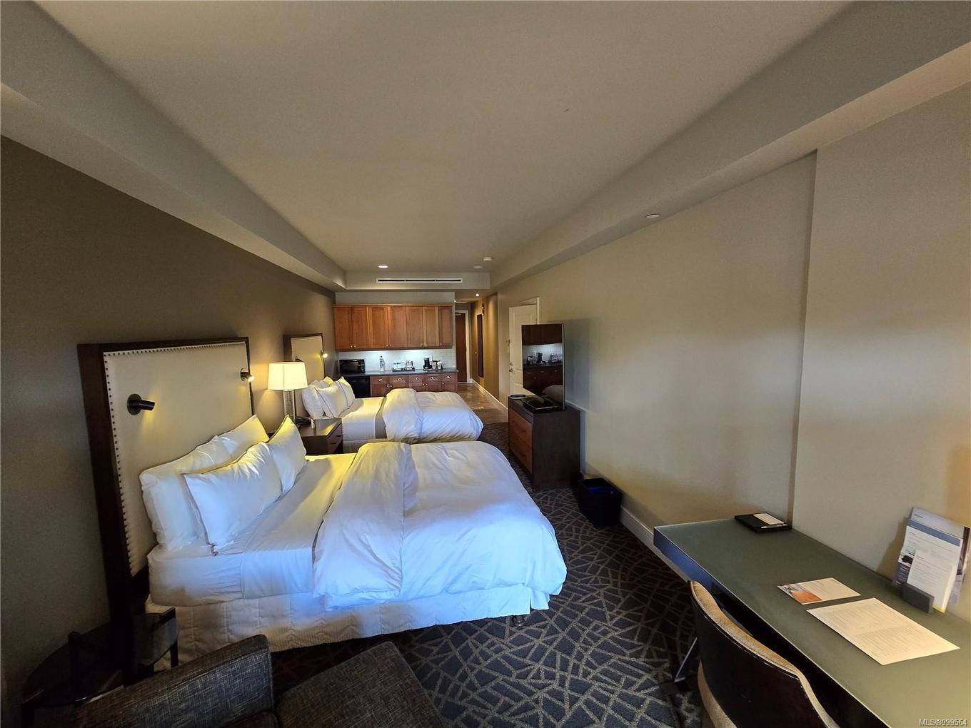 236/238 C-1999 Country Club Way, Langford, BC - Indoor Photo Showing Bedroom