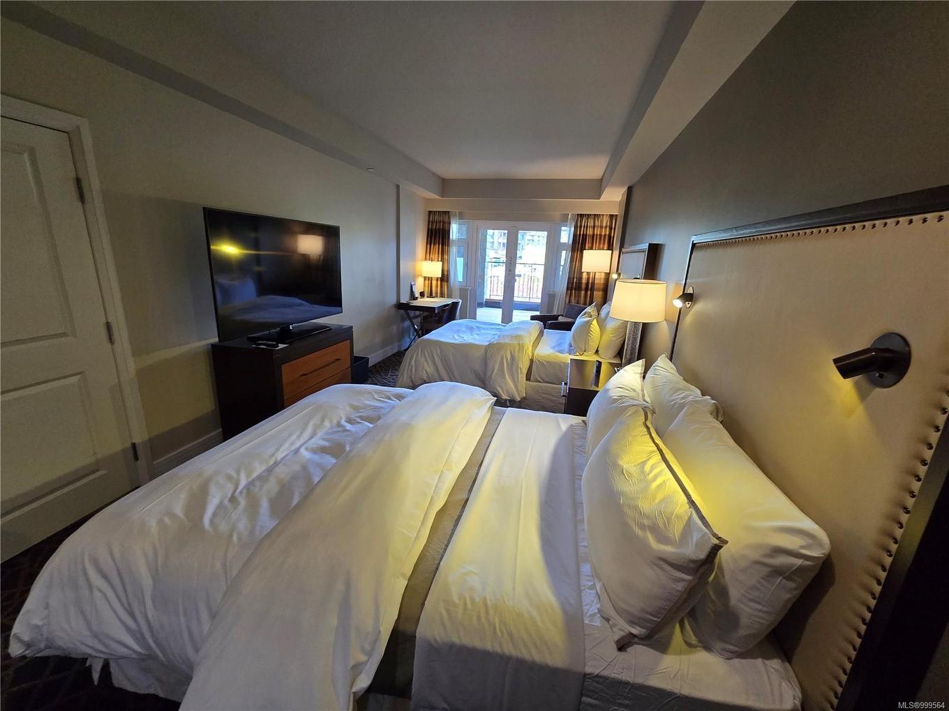 236/238 C-1999 Country Club Way, Langford, BC - Indoor Photo Showing Bedroom