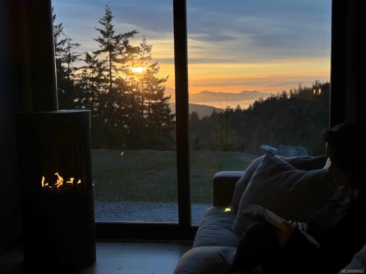 1172 Musgrave Rd, Salt Spring, BC