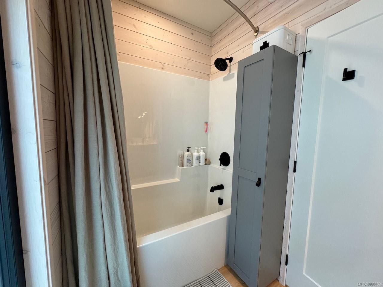 1172 Musgrave Rd, Salt Spring, BC