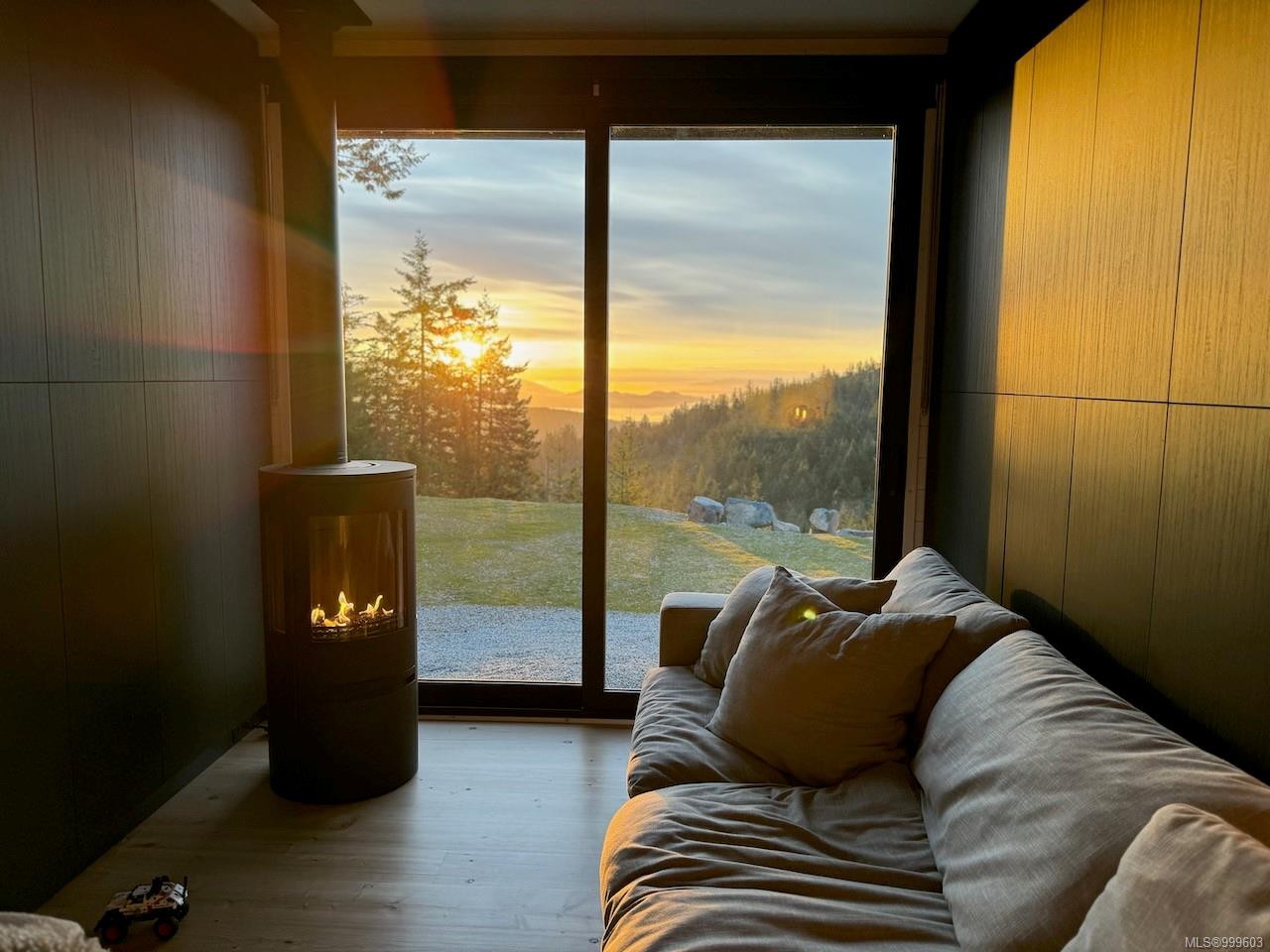 1172 Musgrave Rd, Salt Spring, BC