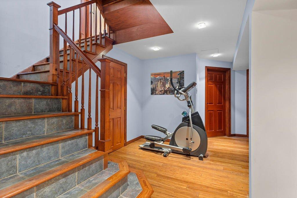 Staircase - 2780 Tsse Belleau, Longueuil (Le Vieux-Longueuil), QC - Indoor Photo Showing Other Room