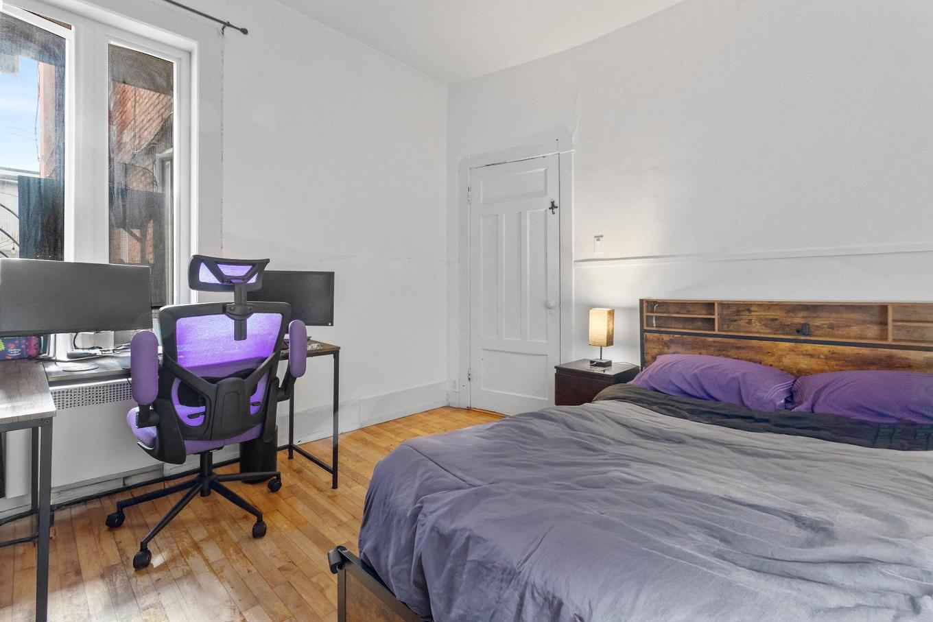 Primary bedroom - 8338 Rue St-Denis, Montréal (Villeray/Saint-Michel/Parc-Extension), QC - Indoor Photo Showing Bedroom