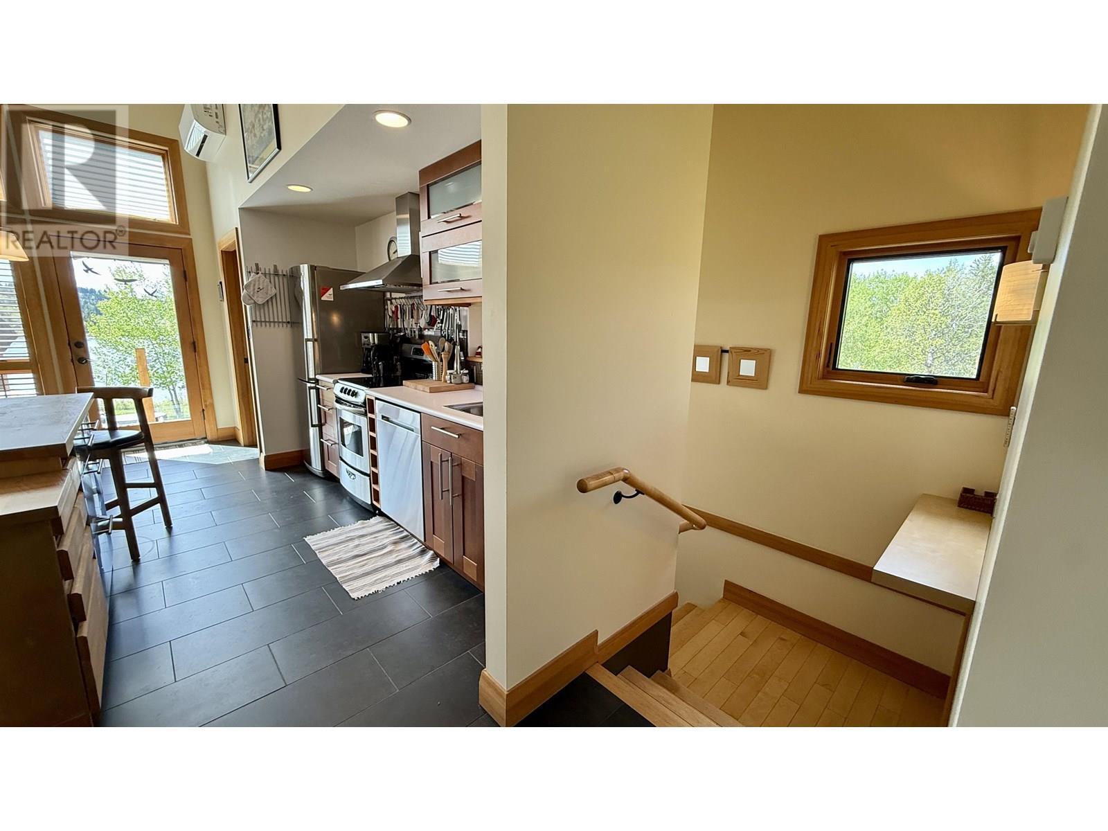 5460 Carlson Road, 100 Mile House, BC - Indoor