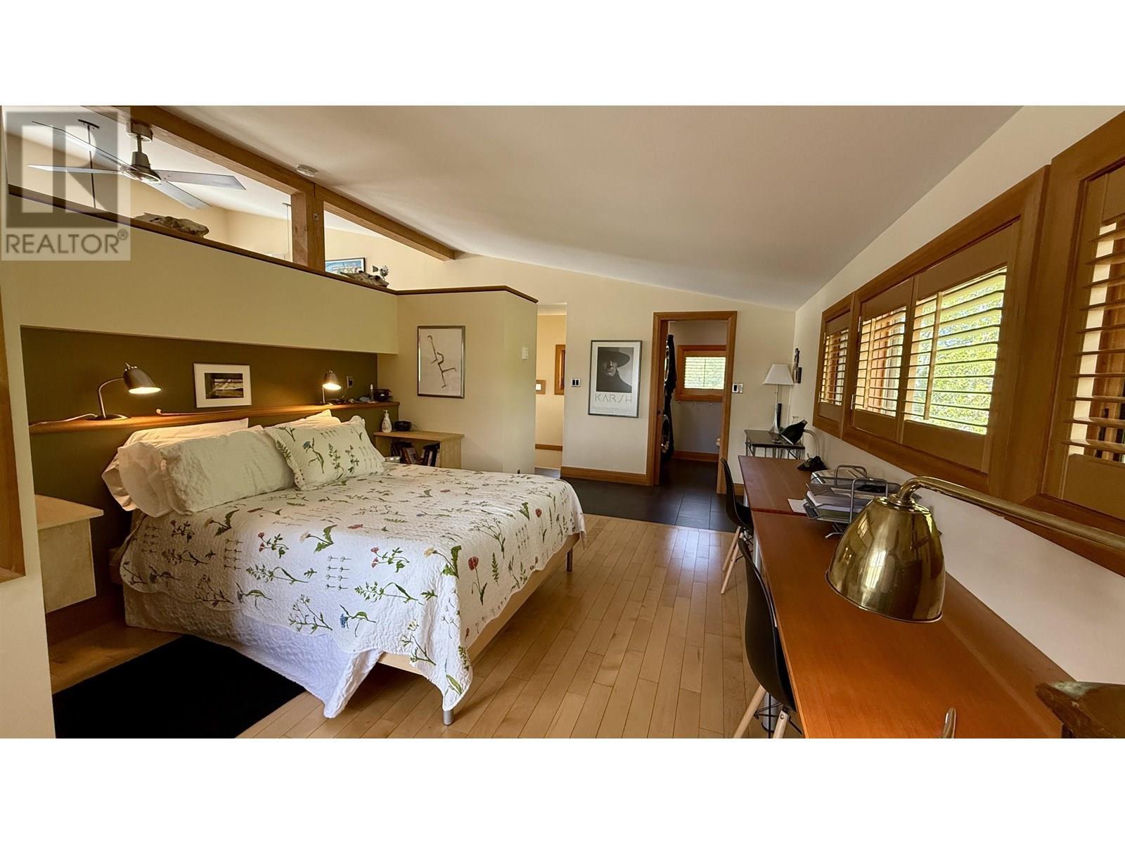 5460 Carlson Road, 100 Mile House, BC - Indoor Photo Showing Bedroom