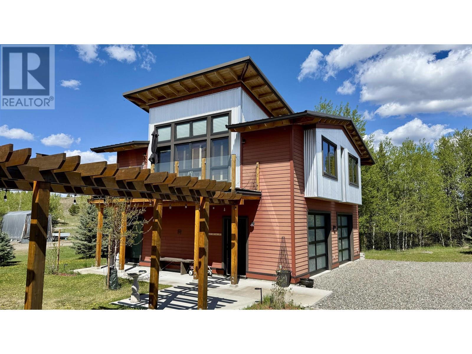 5460 Carlson Road, 100 Mile House, BC - Outdoor