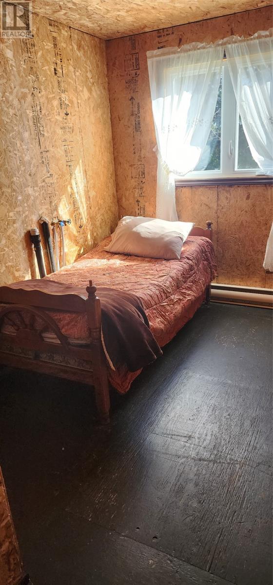 239 Mobile First Pond Road, Mobile, NL - Indoor Photo Showing Bedroom