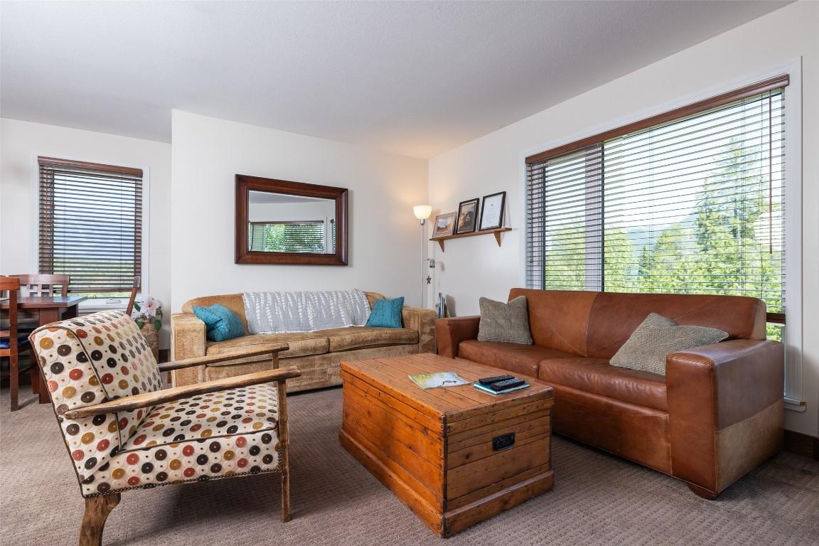 121-4559 Timberline Crescent, Fernie, BC - Indoor Photo Showing Living Room