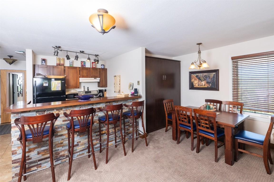 121-4559 Timberline Crescent, Fernie, BC - Indoor Photo Showing Dining Room