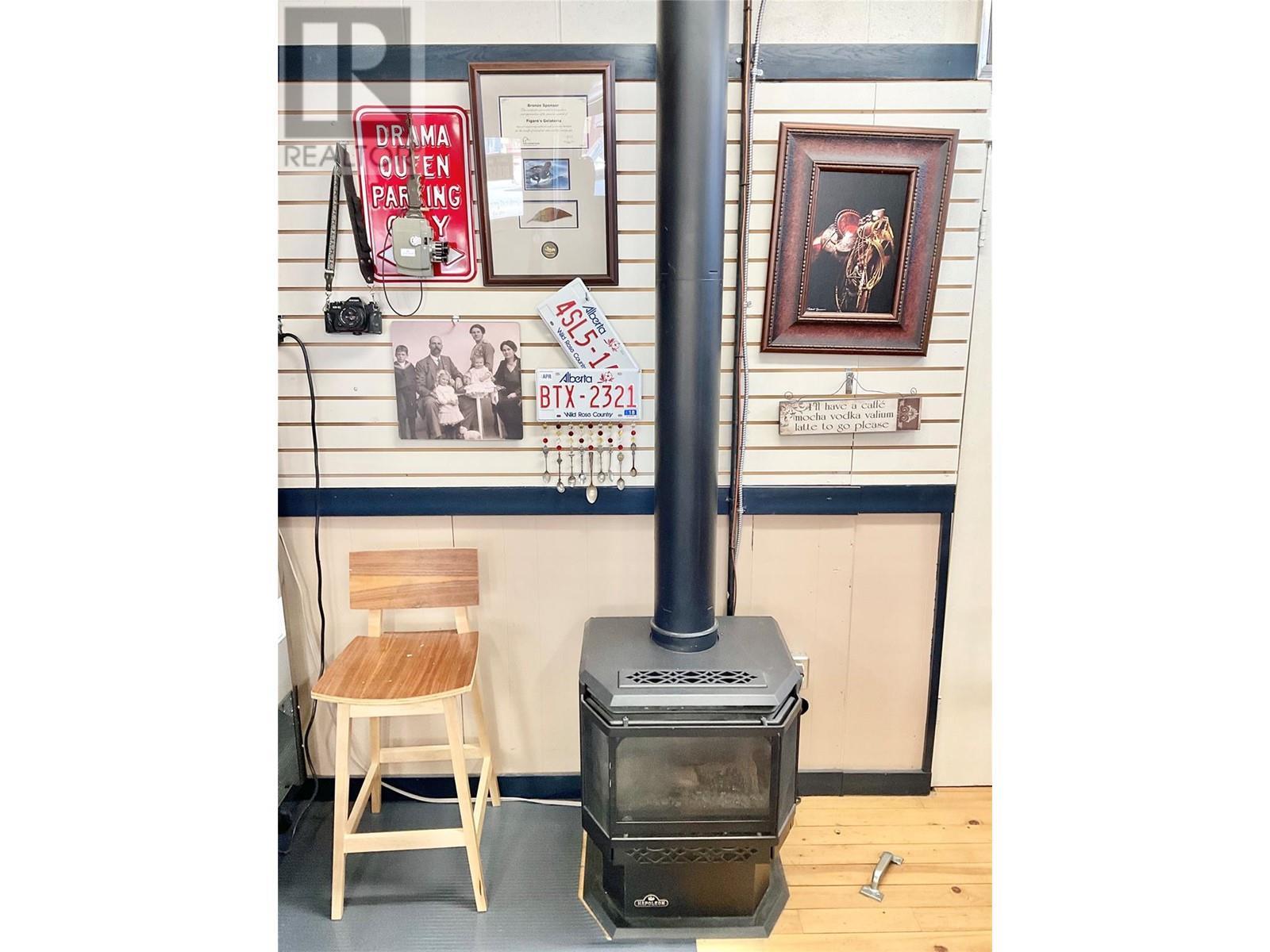 318 Copper Avenue S, Greenwood, BC