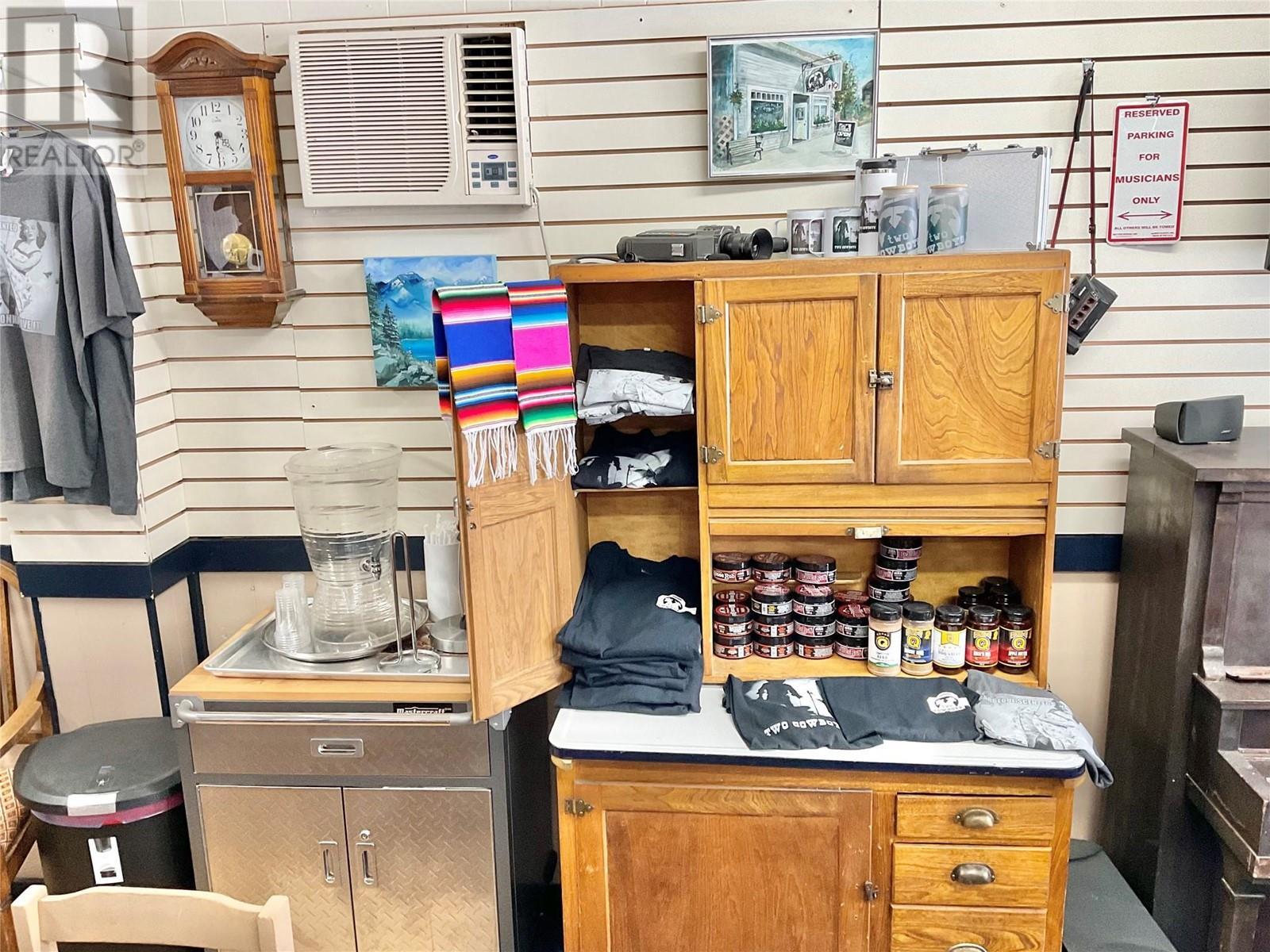 318 Copper Avenue S, Greenwood, BC