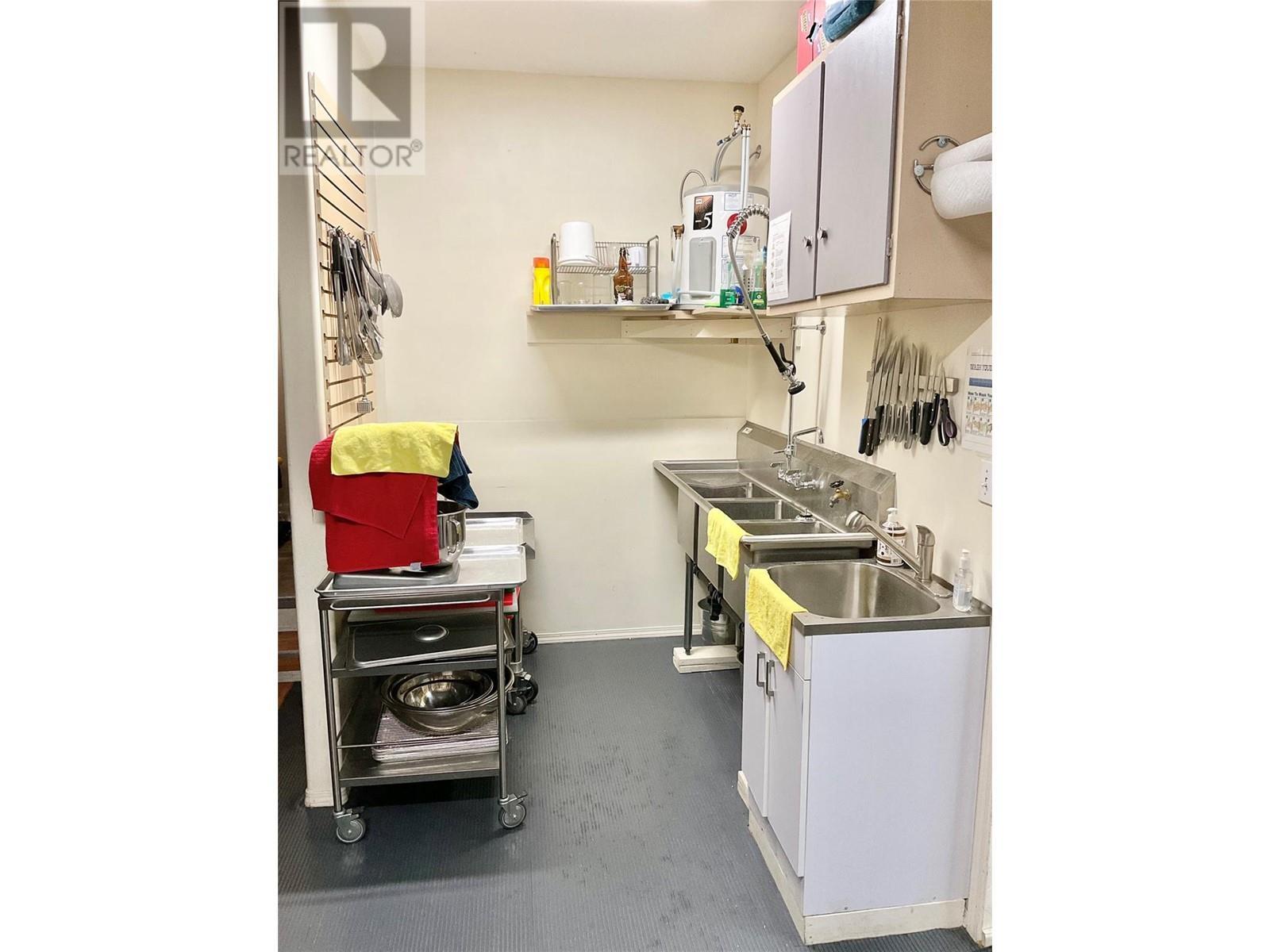 318 Copper Avenue S, Greenwood, BC