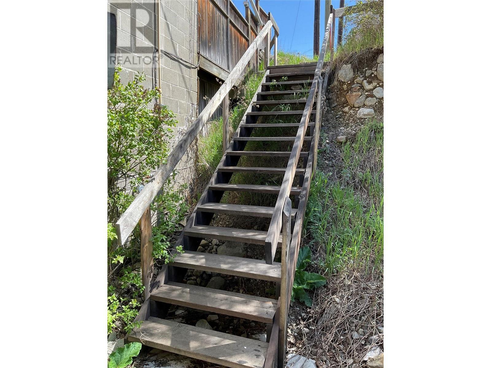 318 Copper Avenue S, Greenwood, BC