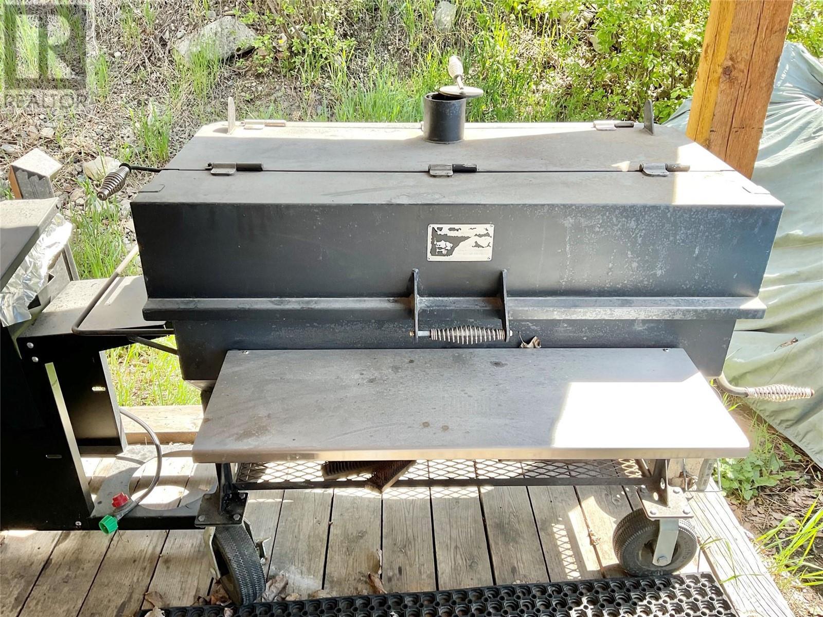 318 Copper Avenue S, Greenwood, BC