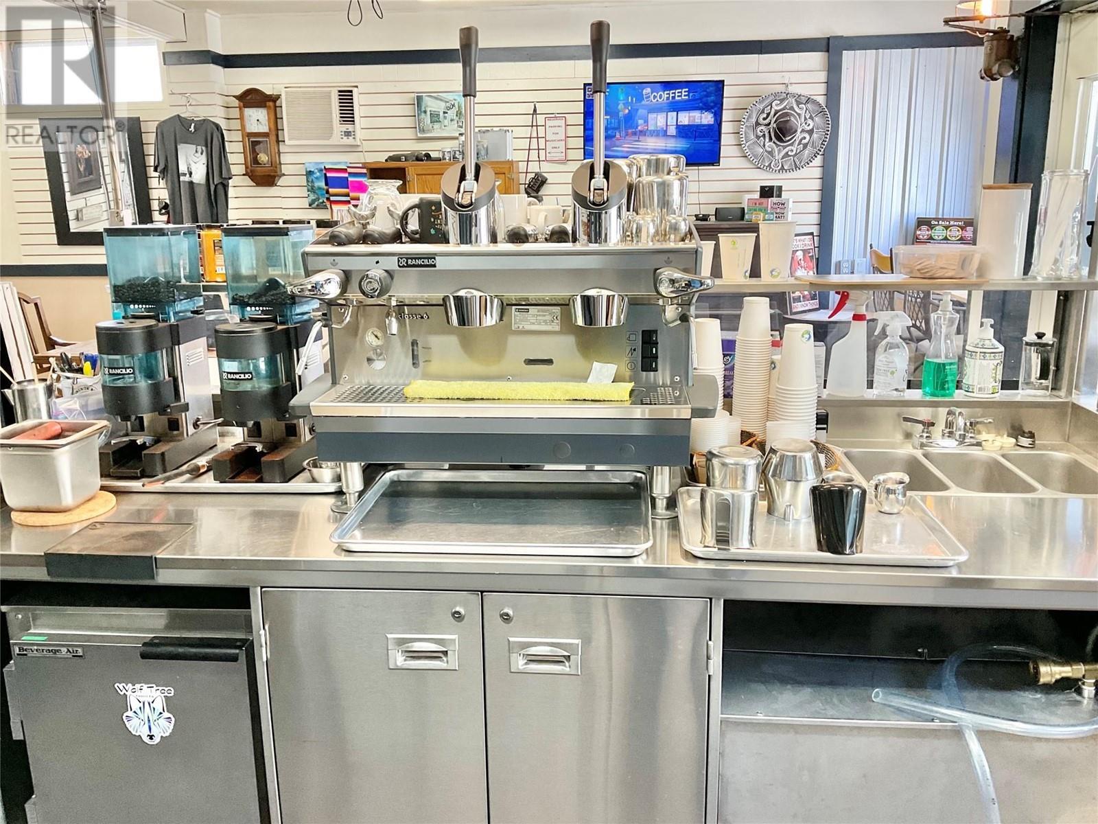 318 Copper Avenue S, Greenwood, BC