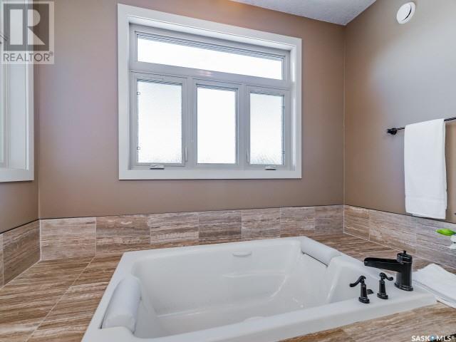 112 4 Highway S, Rosetown, SK - Indoor Photo Showing Bathroom