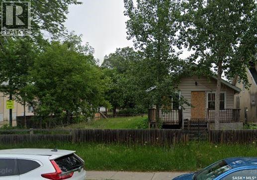 1234 Victoria Avenue, Regina, SK - Outdoor With Backyard