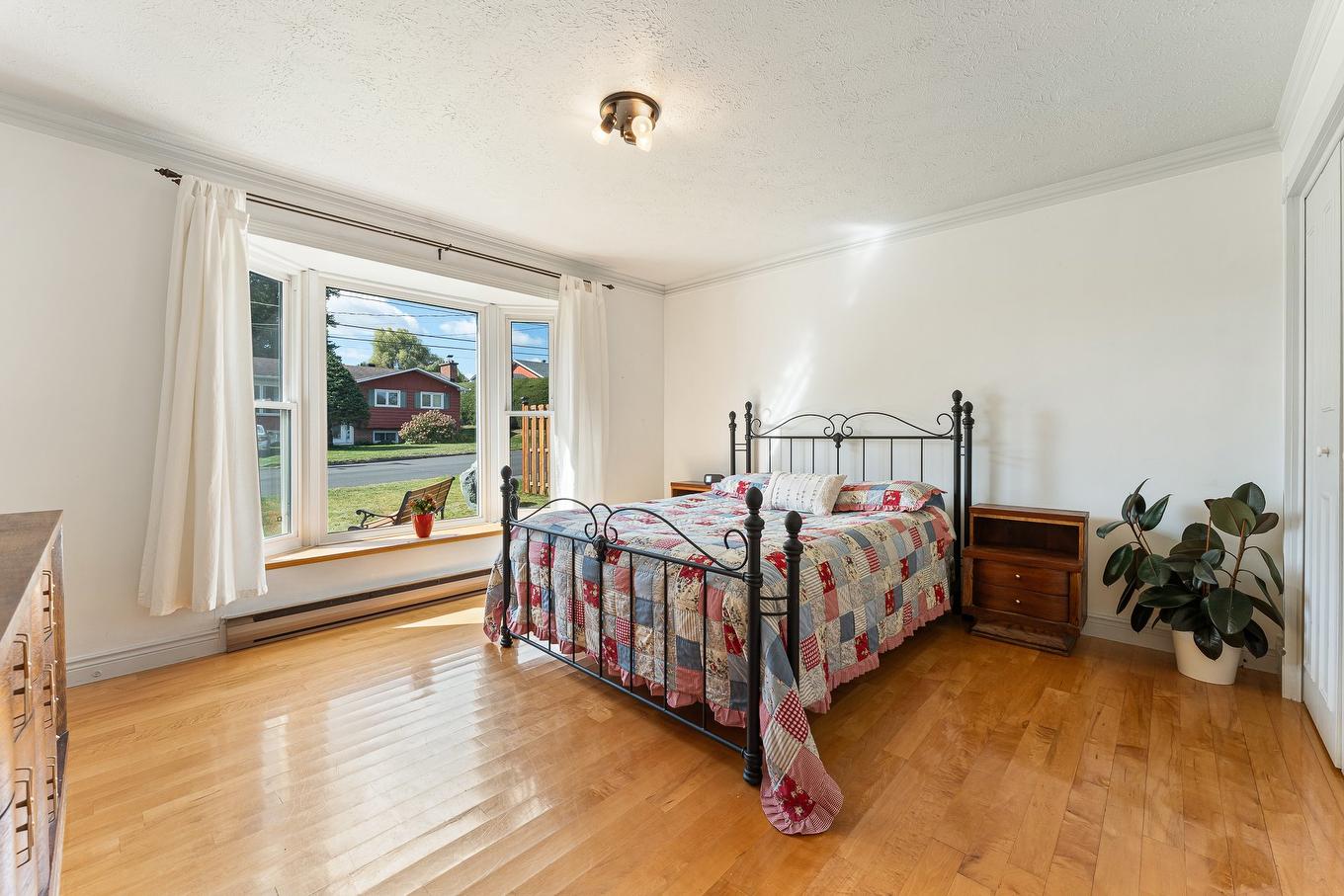 Primary bedroom - 339 Rue Rivard, Magog, QC - Indoor Photo Showing Bedroom