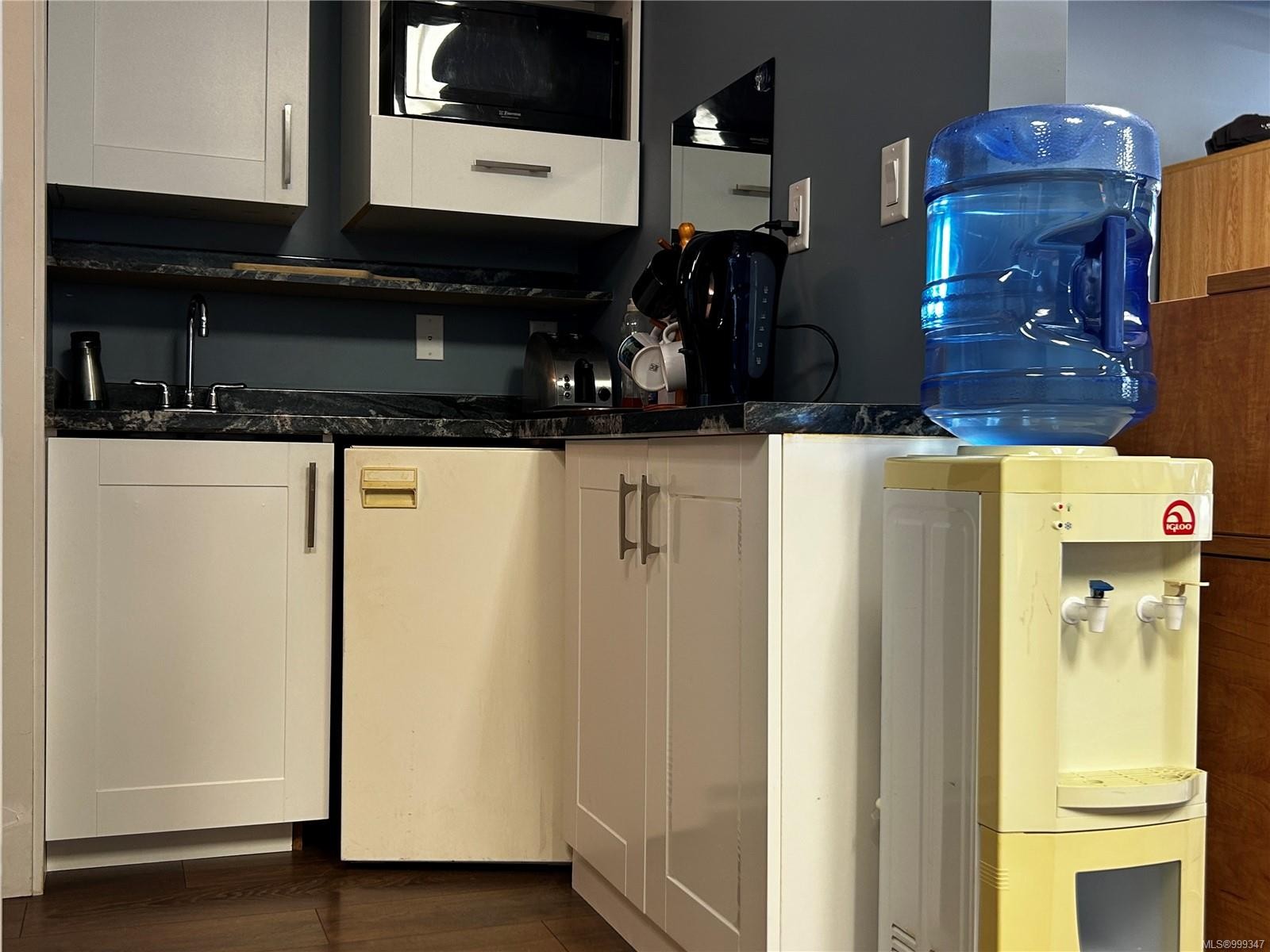 101-9776 Fourth St, Sidney, BC