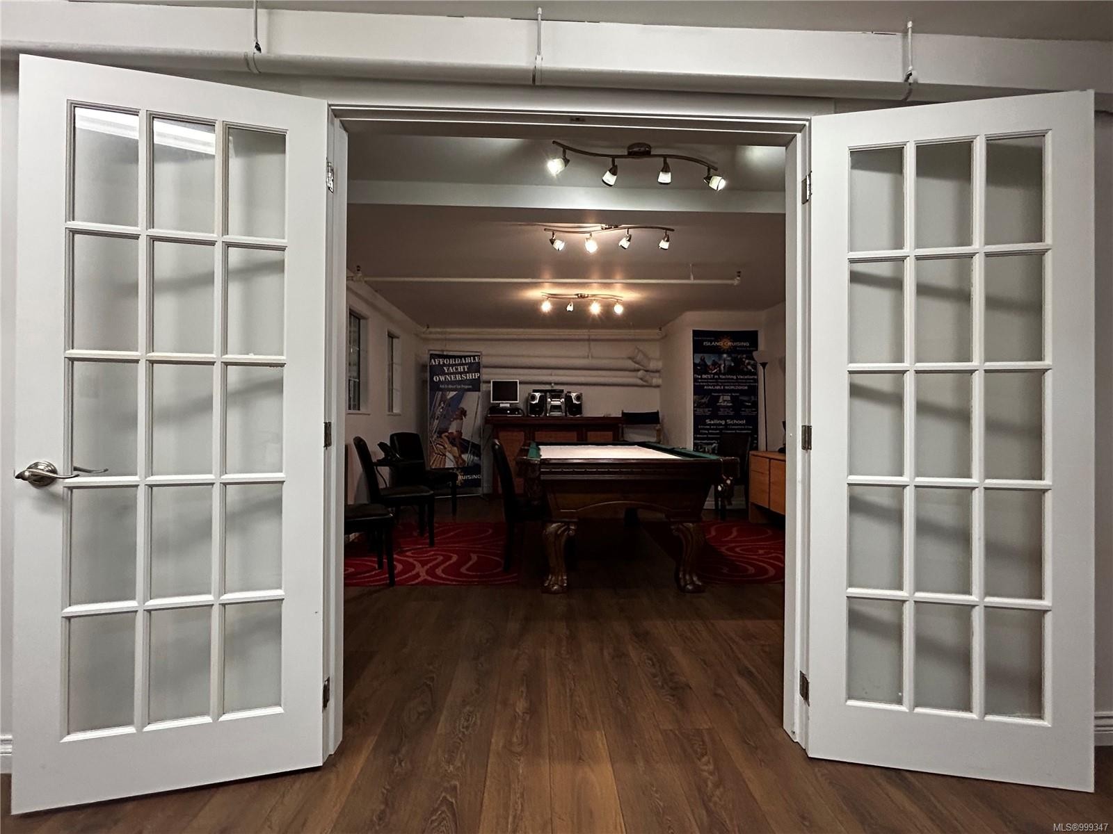 101-9776 Fourth St, Sidney, BC