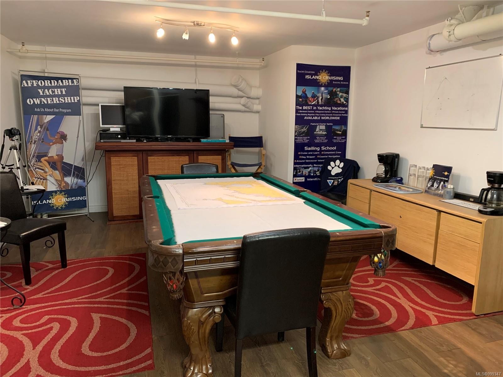 101-9776 Fourth St, Sidney, BC