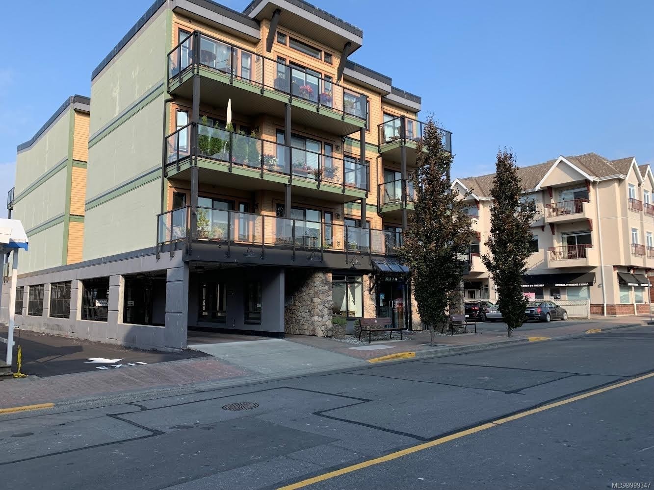 101-9776 Fourth St, Sidney, BC