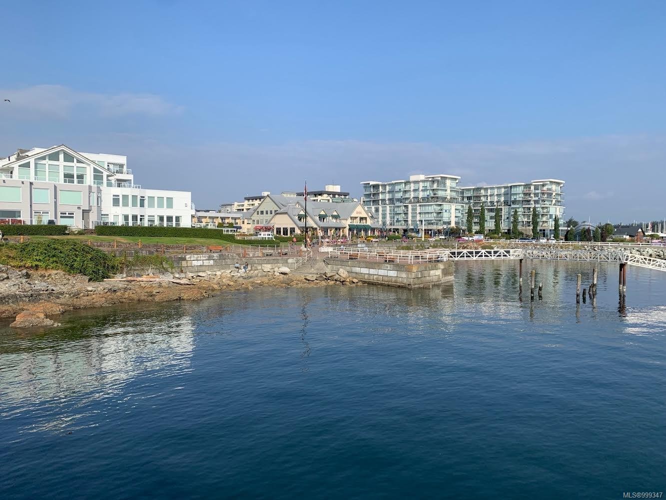 101-9776 Fourth St, Sidney, BC