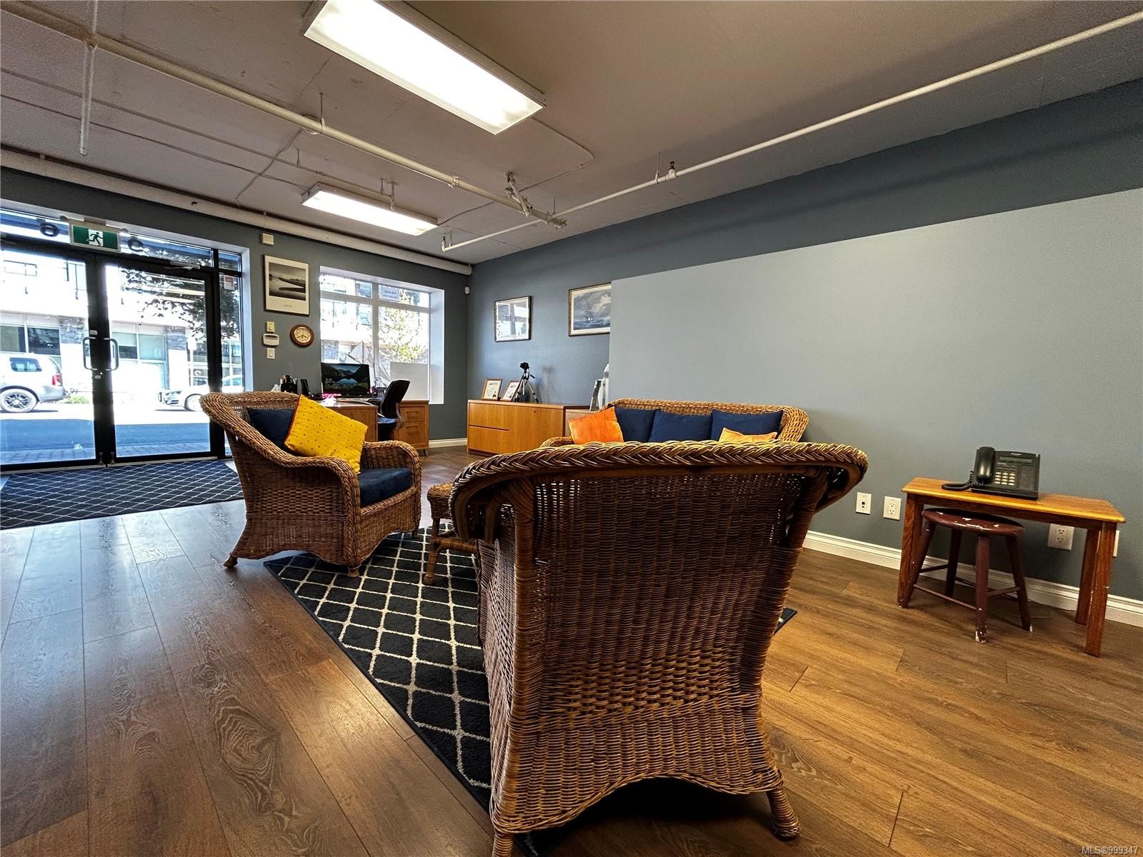 101-9776 Fourth St, Sidney, BC