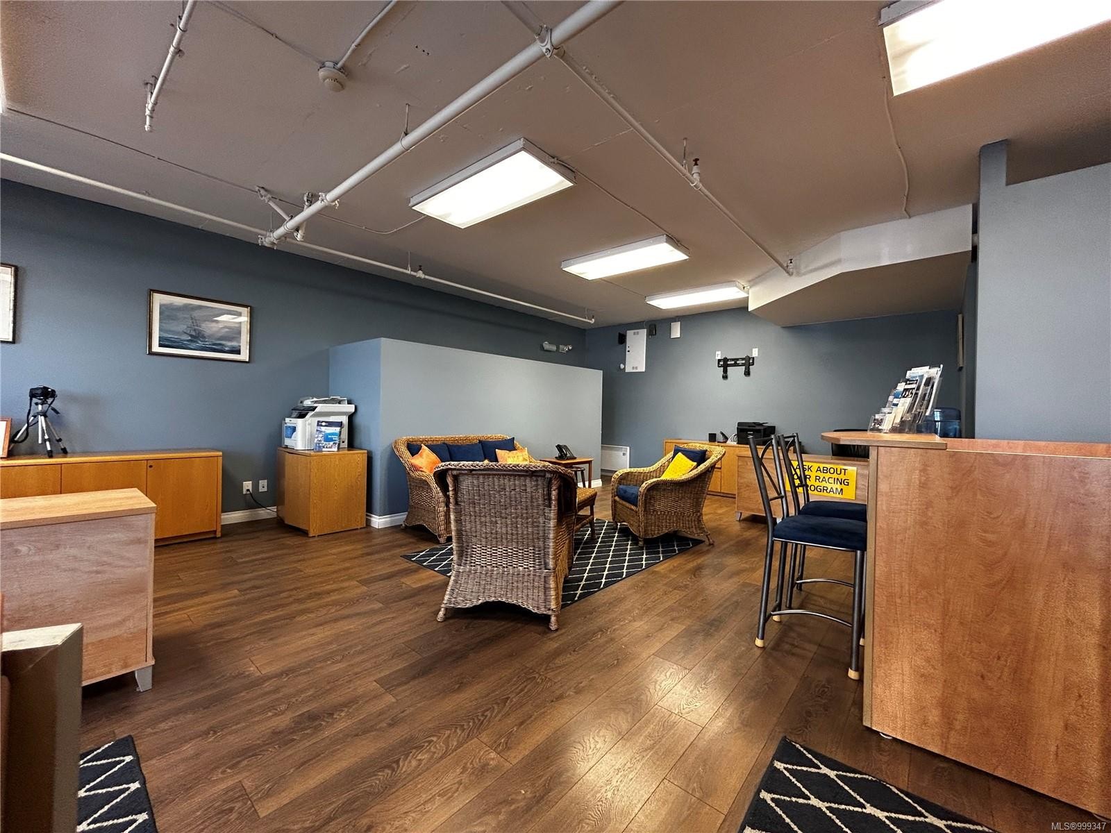 101-9776 Fourth St, Sidney, BC