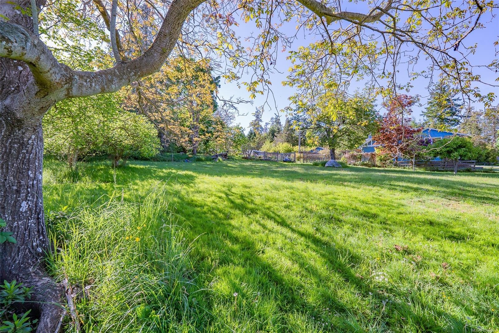 1560 Brebber Rd, Nanaimo, BC